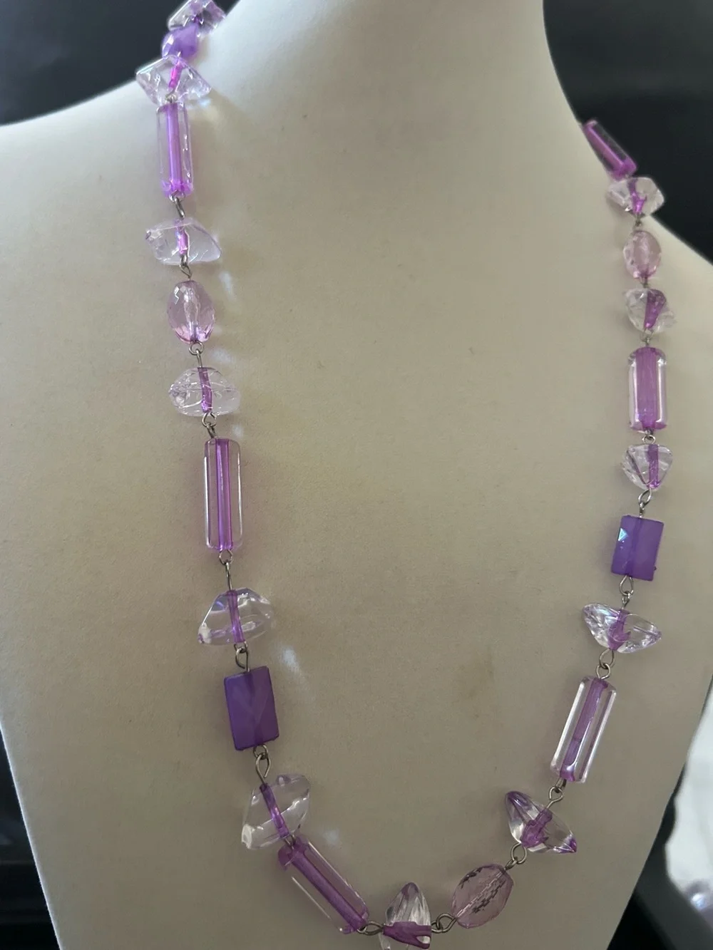 Vintage Purple & Clear Lightweight Acrylic Bead Necklace
